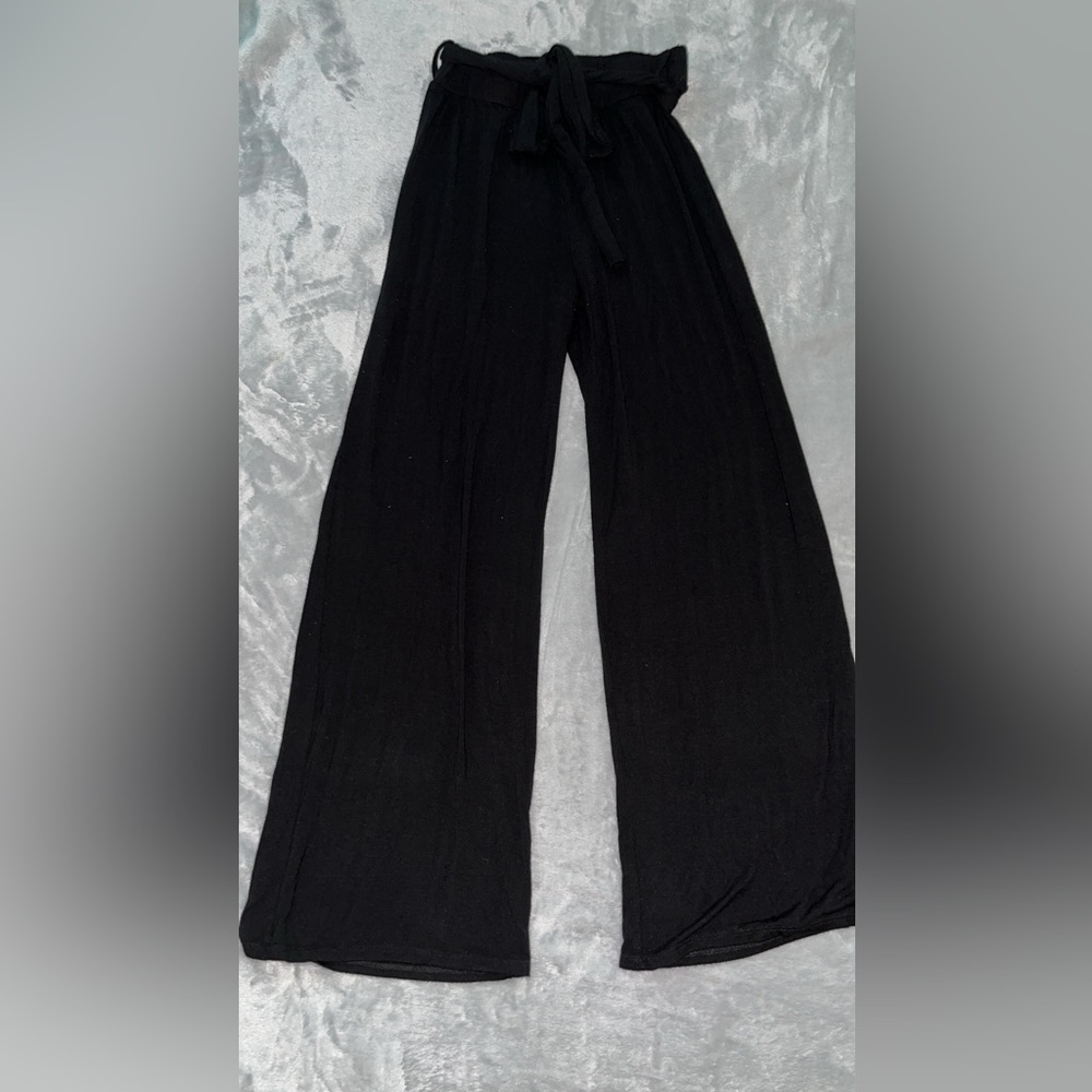 BLACK FLOWY PANTS